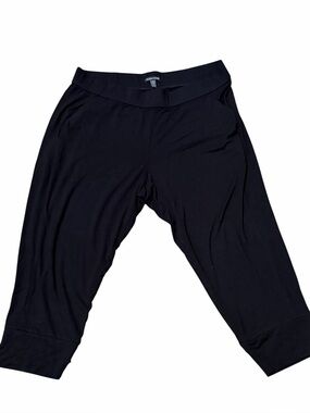 Eileen Fisher Capri Pants in black. Size. L. VGUC